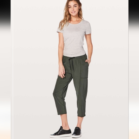 Lululemon Final Play Crop *23" Size 6 Evergreen - Picture 8 of 10